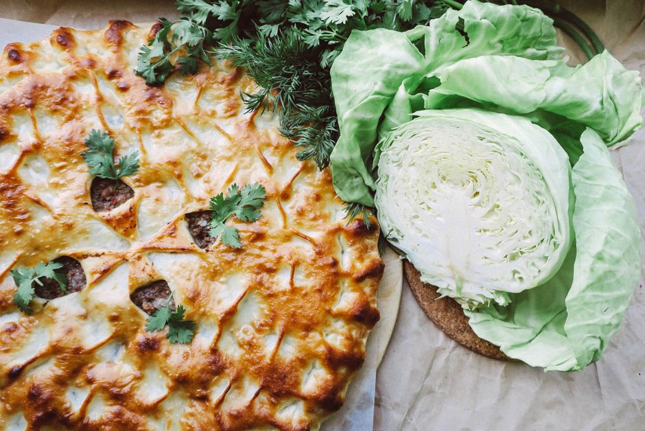 Baked cabbage and meat tray