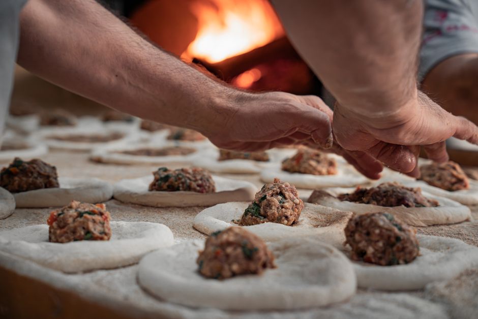 Baked meat sambousek (large)