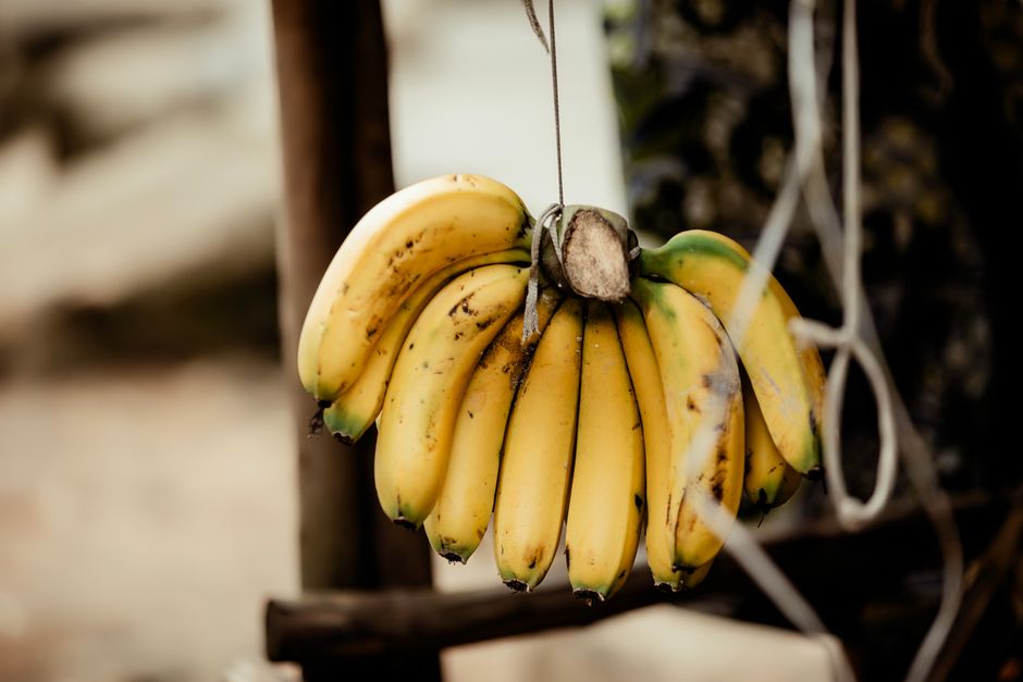 Banana (half-ripe)