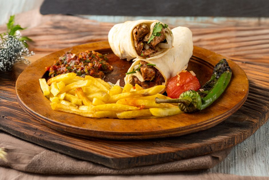 Beef shawarma sandwich (small, arabic bread)