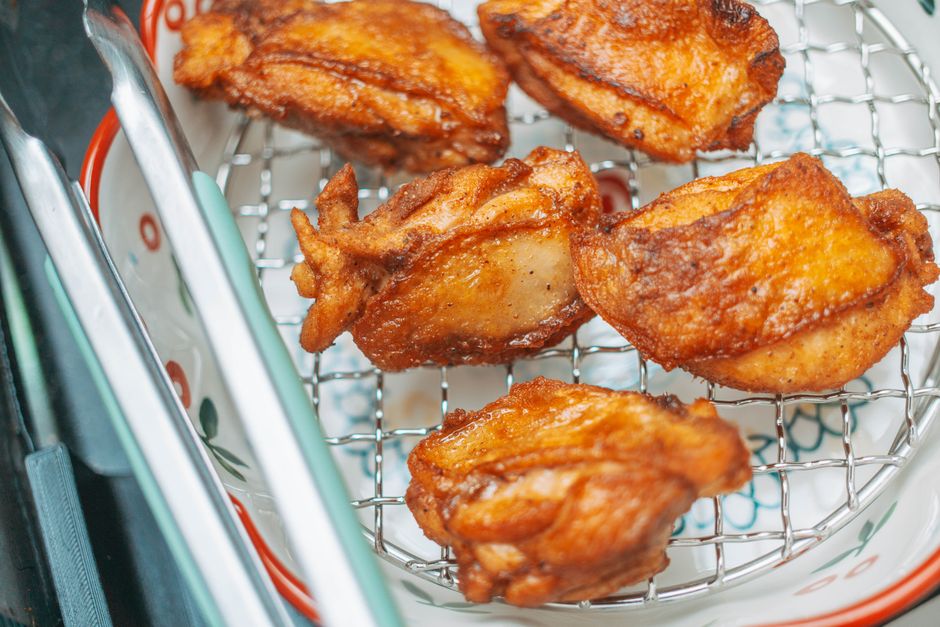 Broasted chicken thigh (breaded, skin-on)