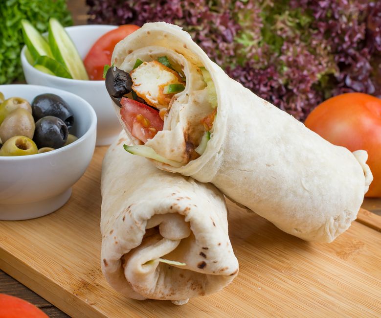 Chicken shawarma sandwich (medium, saj bread)