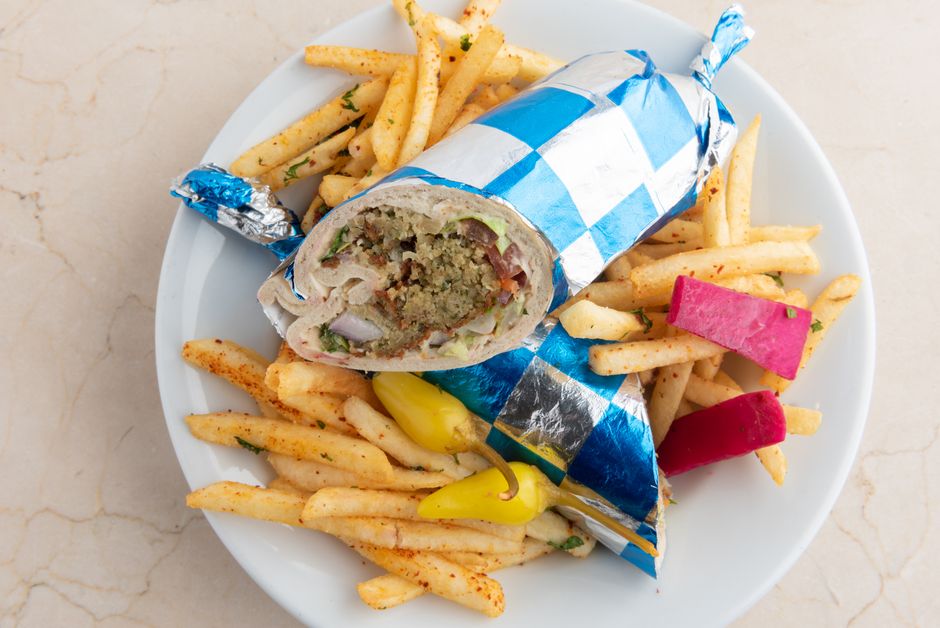 Falafel sandwich (medium, sammoun bread)
