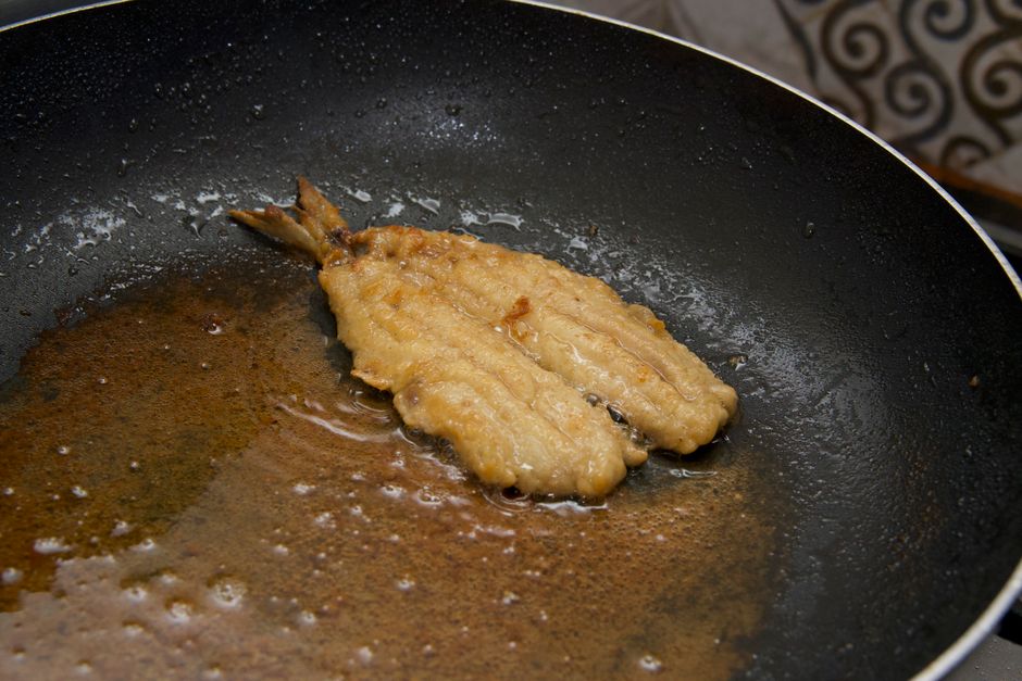 Fried fish fillet (no coating)