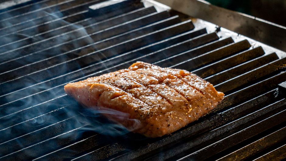 Grilled fish fillet