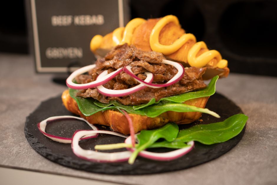 Kebab sandwich (medium, arabic bread)