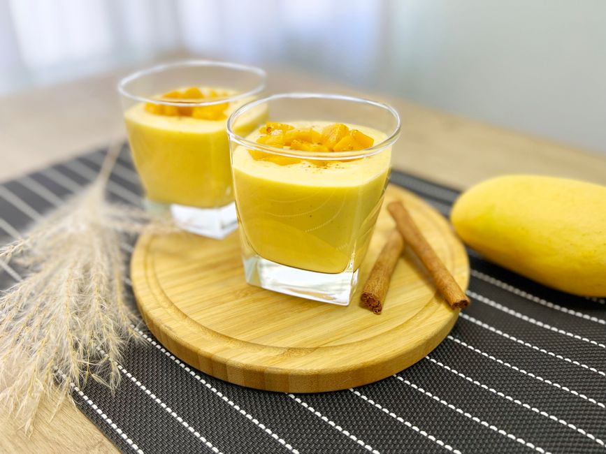 Mango smoothie (milk)