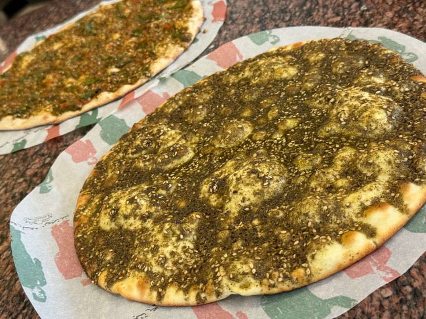Manoushe zaatar (large)