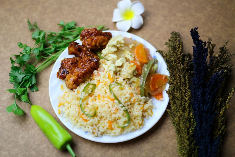 Okra stew with rice (chicken quarter)