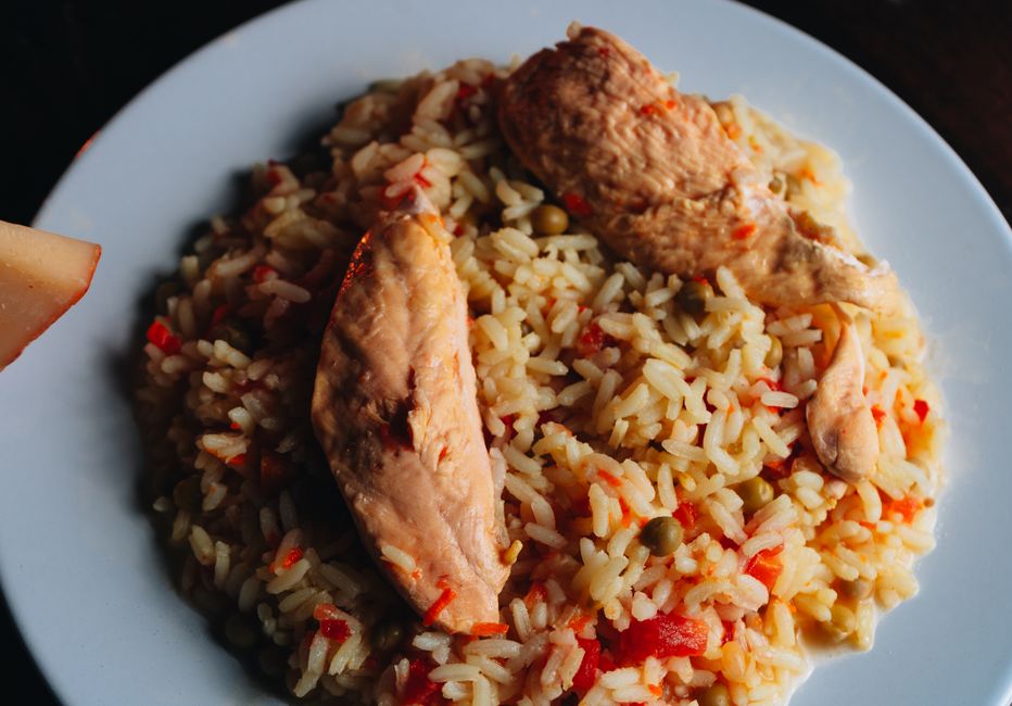 Peas stew with rice (chicken quarter)