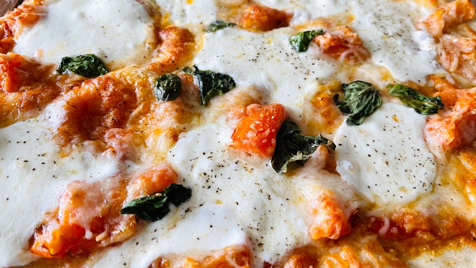 Pizza Margherita thin slice