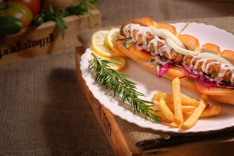 Shish tawook sandwich (medium, saj bread)