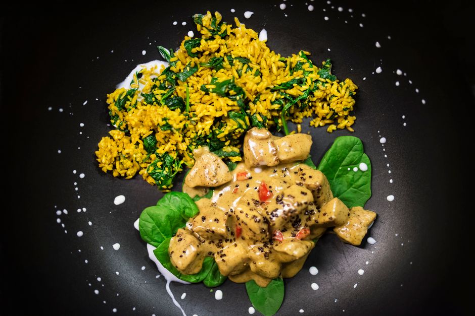 Spinach stew with rice (chicken half)