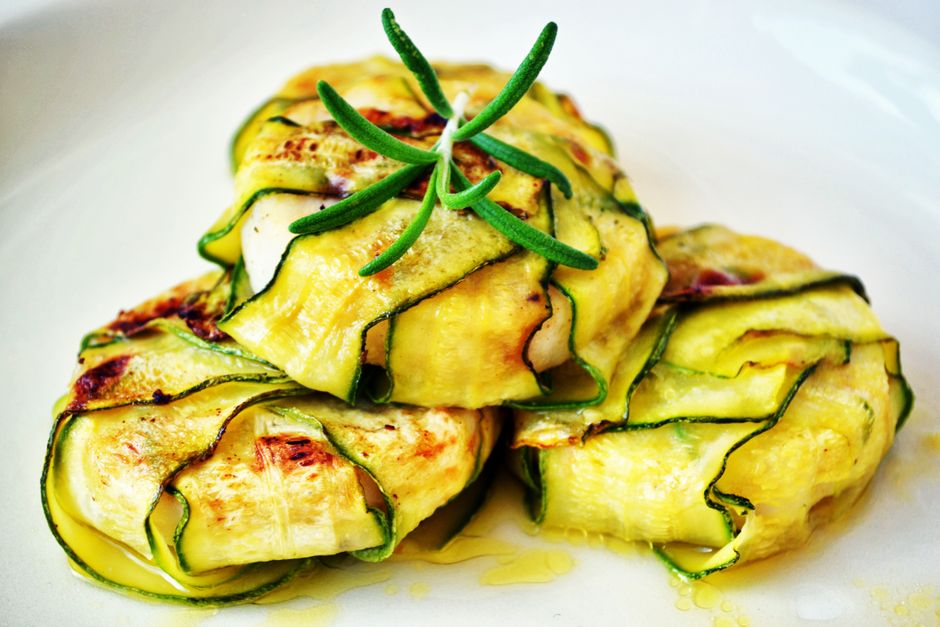 Stuffed zucchini with side rice