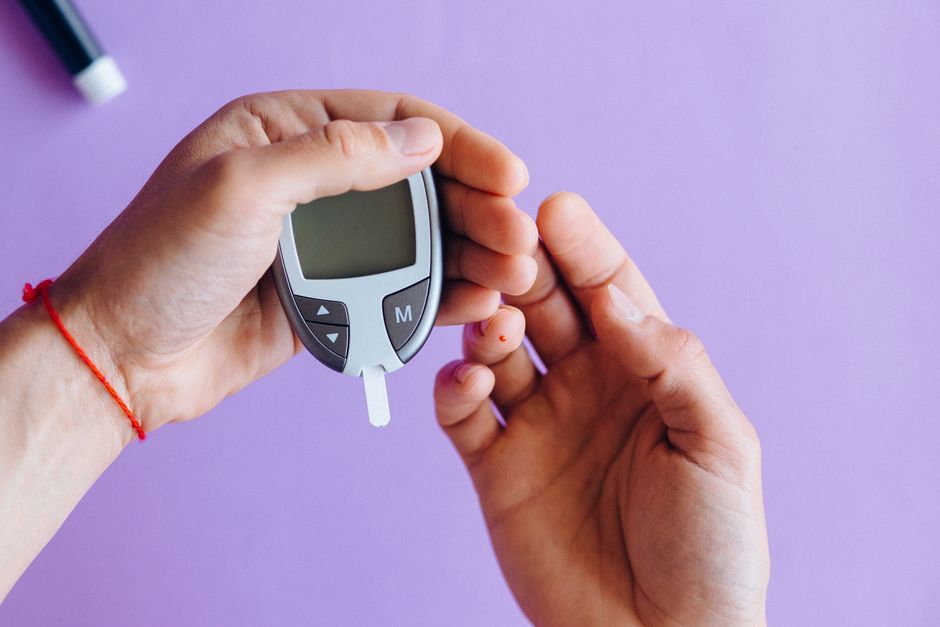 Flash Glucose Monitoring: How It Differs From a Full CGM — diabetes education